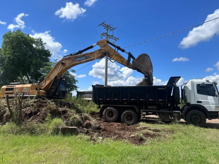 Começa ação especial de remoção de entulhos em Vila Mariante