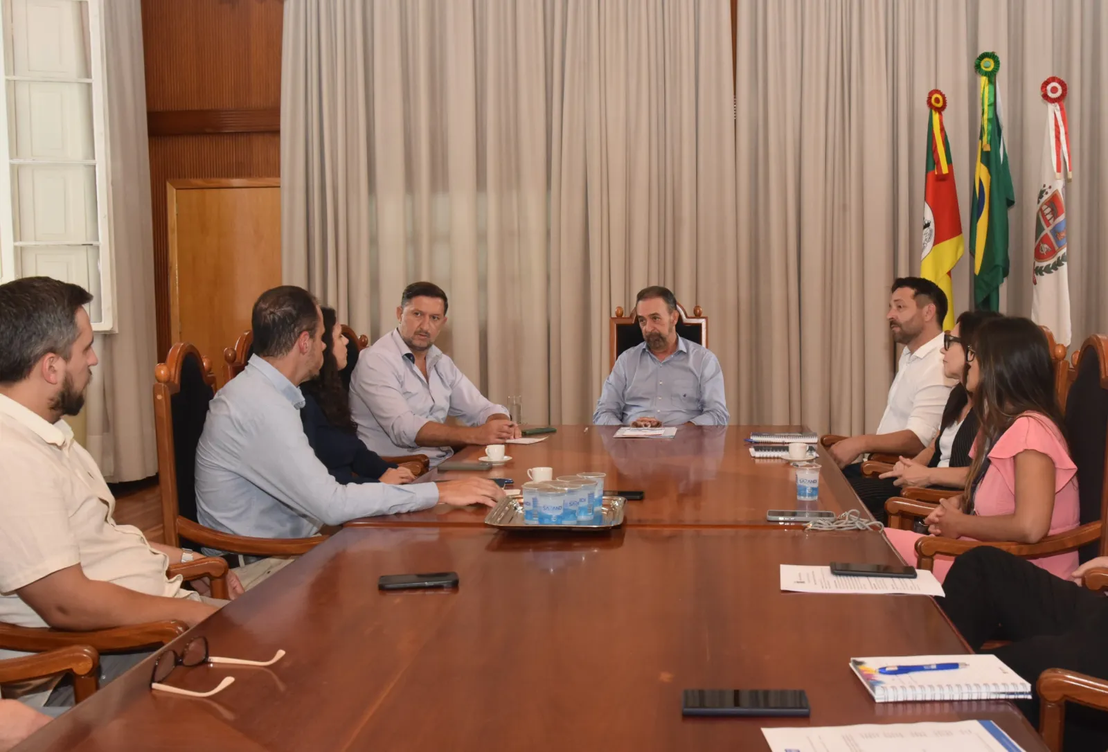 Prefeito recebe representantes da Sacyr para buscar solução à situação das famílias da RSC-287