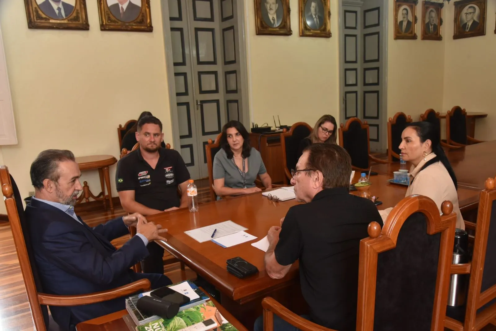 Prefeito recebe organizadores da Fórmula Truck para tratar últimos detalhes das corridas deste fim de semana