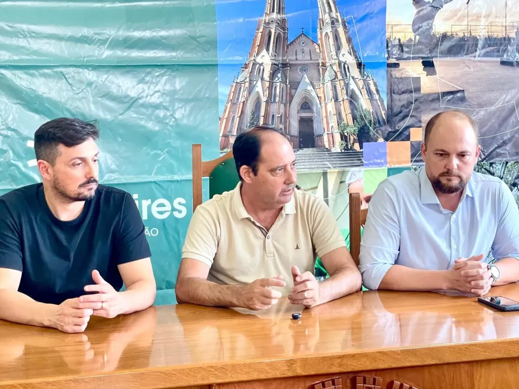PREFEITURA ASSUME ADMINISTRAÇÃO DO HOSPITAL SÃO SEBASTIÃO MÁRTIR E TIAGO QUINTANA LIDERA EQUIPE DE GESTÃO 1 PREFEITURA ASSUME ADMINISTRAÇÃO DO HOSPITAL SÃO SEBASTIÃO MÁRTIR E TIAGO QUINTANA LIDERA EQUIPE DE GESTÃO