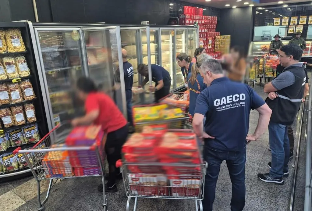 Lajeado: Força-Tarefa apreende cerca de 900 quilos de produtos impróprios em dois supermercados 
