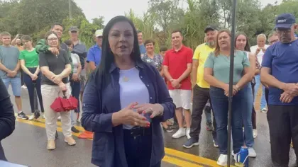 Deputada Kelly Moraes destaca integração regional e projeta continuidade de obras durante inauguração de pavimentação