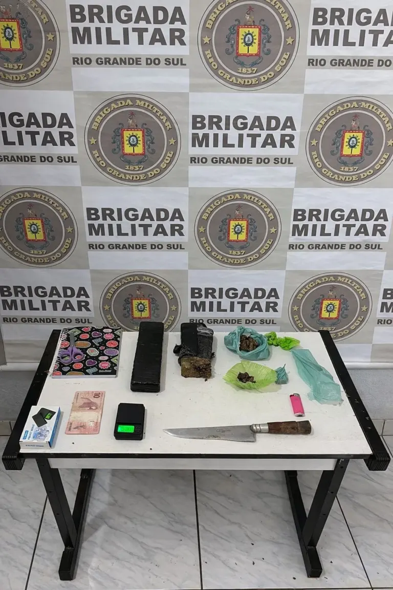 Força Tática do 2º BPM apreende 1 kg de maconha e prende dois homens por tráfico no interior de Rio Pardo