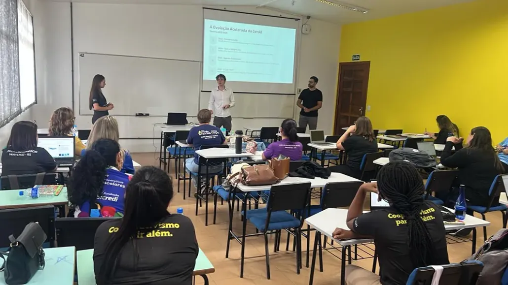 Programa de educação cooperativa reúne mais de 500 alunos e professores