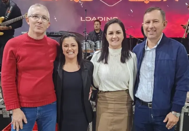 Ex-prefeito Carlos Gustavo Schuch e esposa Vanessa são os festeiros para 2027