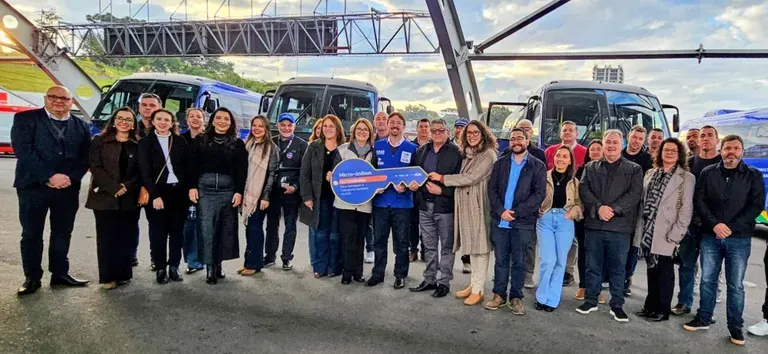 Passo do Sobrado recebe novo micro-ônibus para transporte de pacientes da saúde