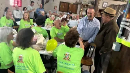 Verginia e Carlos Alberto são eleitos Rainha e Rei Municipal da Terceira Idade