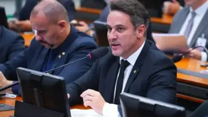 Zucco apresenta projeto para acelerar reconstrução e prevenção climática e cobra fim da lentidão nas obras contra enchentes