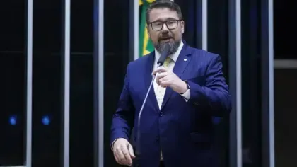 Projeto que prevê fim do IPVA e IPTU gera debate nacional sobre impacto nos municípios