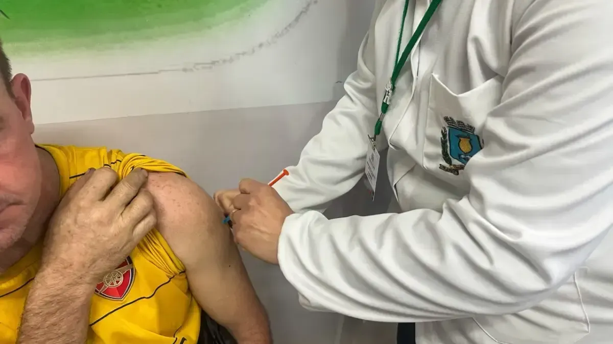 Vacinação contra a gripe terá turno estendido e ação especial