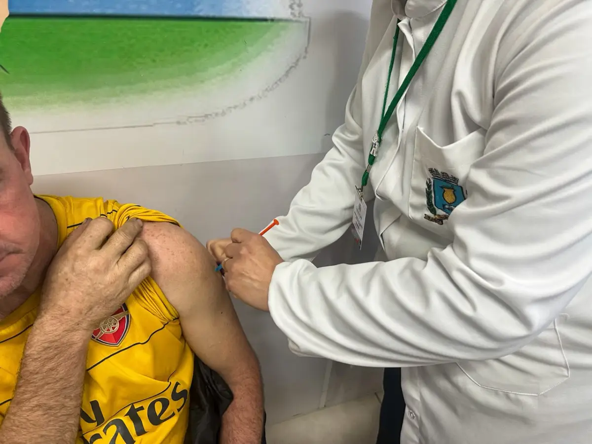 Vacinação contra a gripe terá turno estendido e ação especial