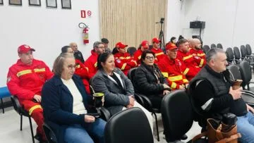 Bombeiros Voluntários recebem Moção de Aplausos
