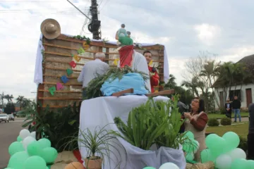 Festa do Colono e Motorista reúne mais de 200 veículos em Passo do Sobrado