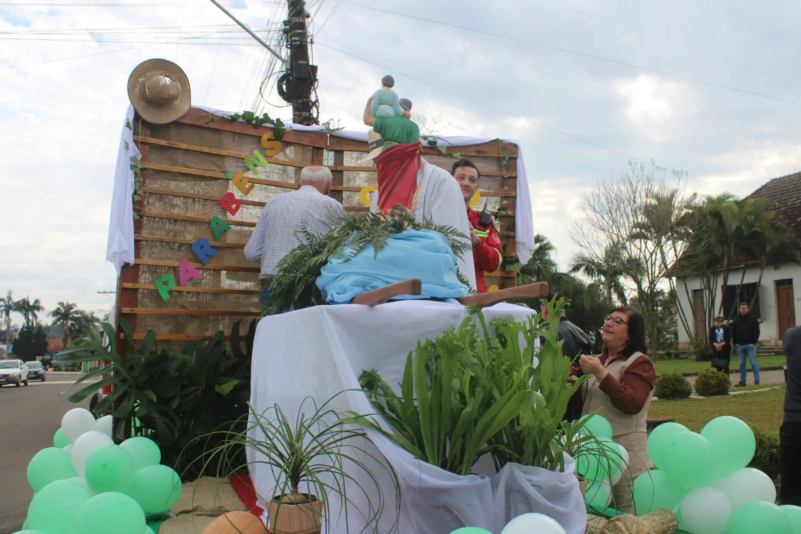 Festa do Colono e Motorista reúne mais de 200 veículos em Passo do Sobrado