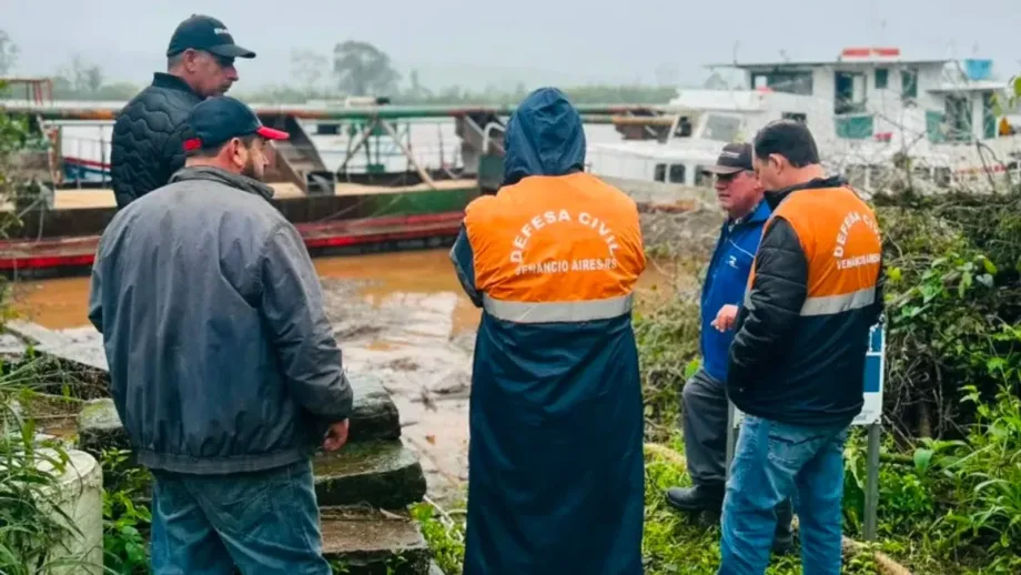 Rio Taquari chega a 12,98 metros e Defesa Civil orienta retirada preventiva de famílias em Vila Mariante