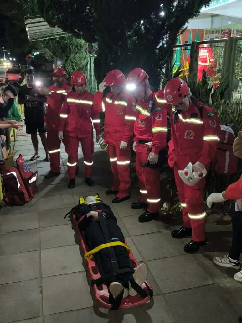 Simulado de incêndio mobiliza comunidade escolar em Passo do Sobrado