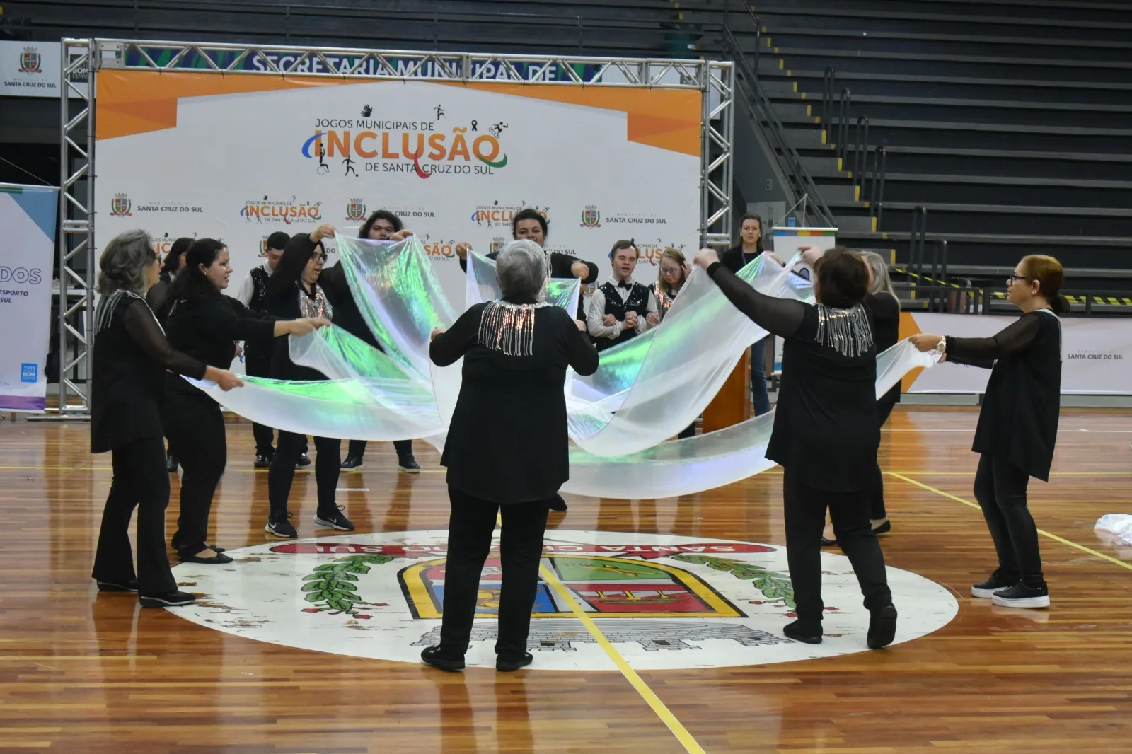 Jogos Municipais de Inclusão  movimentam o Parque da Oktoberfest