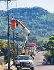 Centro de Vale Verde começa a receber nova iluminação pública