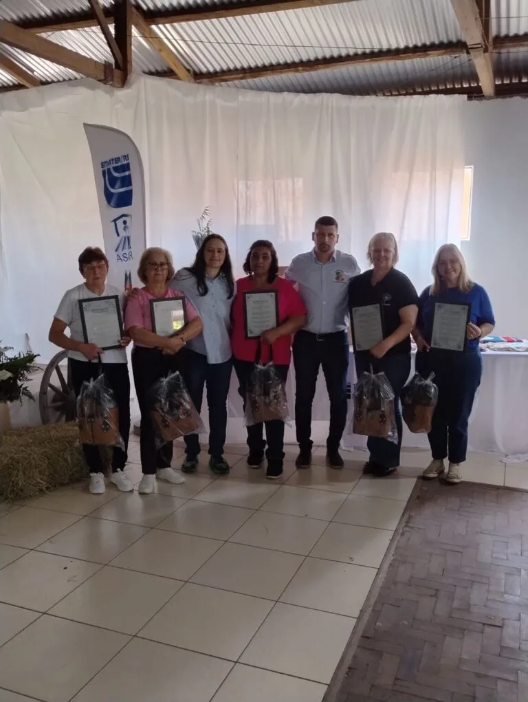 Câmara homenageia Clubes de Mães durante encontro municipal