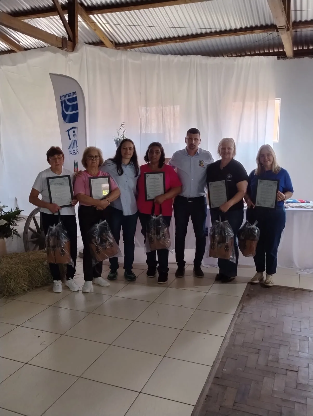 Câmara homenageia Clubes de Mães durante encontro municipal
