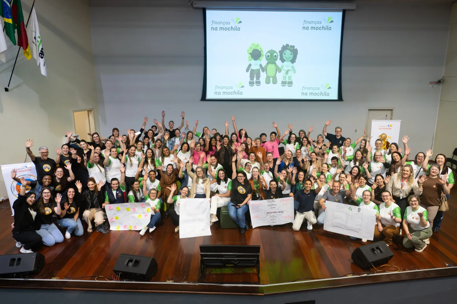 Educadores da região se reúnem para compartilhar projetos de educação financeira