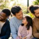 Tradição nasceu de homenagens familiares e ganhou diferentes datas pelo mundo