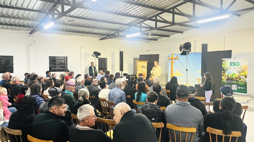 Teatro aproxima associados da CERTAJA e leva alerta sobre segurança elétrica a Capela dos Cunha