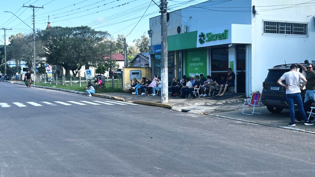Desfile Farroupilha reúne grande público no centro de Vale Verde