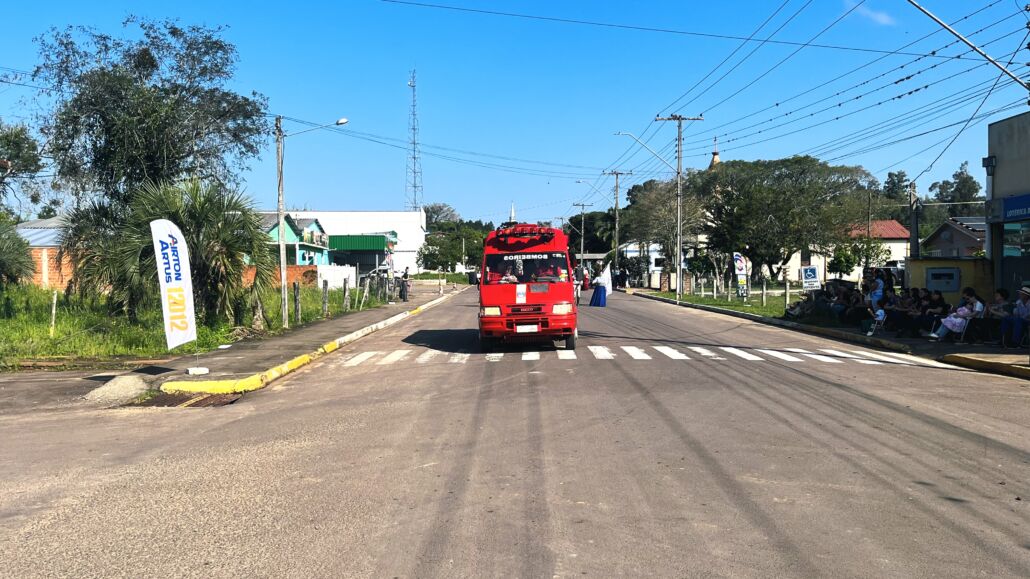 Desfile Farroupilha reúne grande público no centro de Vale Verde