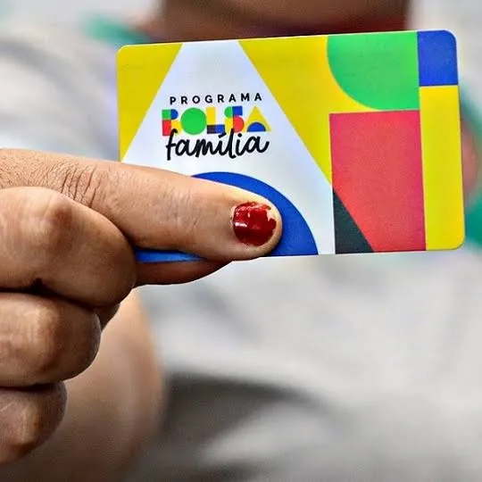 Bolsa Família terá valor mínimo de R$ 691 a partir de outubro