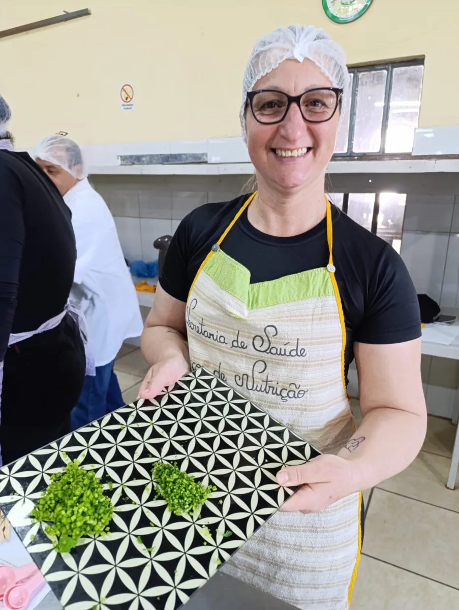 Serviço de Nutrição de Passo do Sobrado capacita merendeiras em oficina culinária