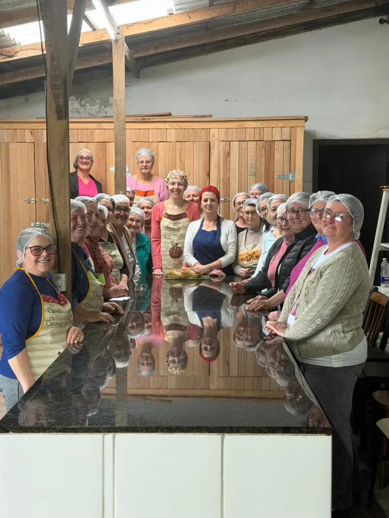 Oficinas culinárias ensinam receitas saudáveis aos grupos do Pratique Saúde