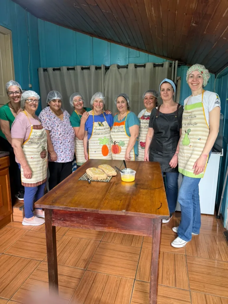 Oficinas culinárias ensinam receitas saudáveis aos grupos do Pratique Saúde