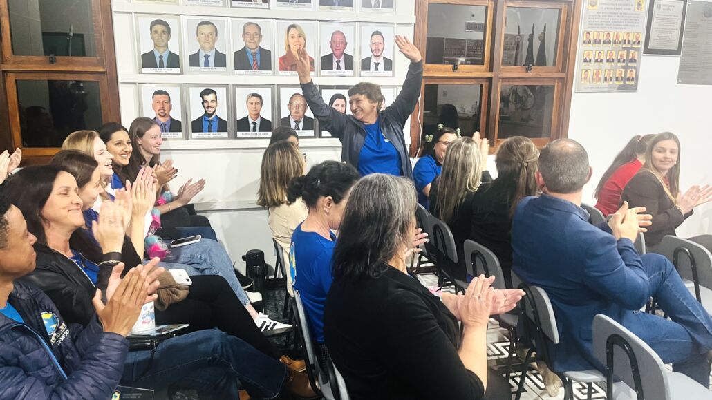 Escola Odette recebe homenagem do Legislativo de Vale Verde