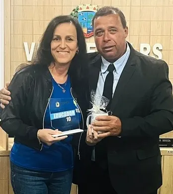 Escola Odette recebe homenagem do Legislativo de Vale Verde