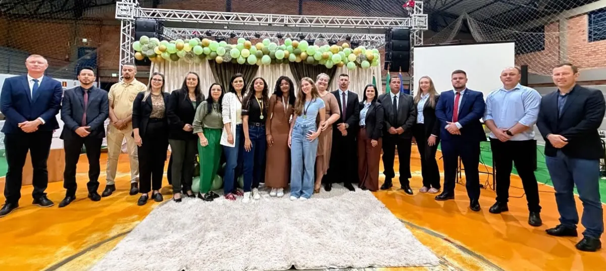 Concurso de redação premia 12 estudantes e valoriza o olhar dos alunos sobre Vale Verde