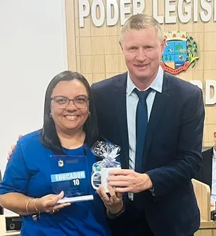 Escola Odette recebe homenagem do Legislativo de Vale Verde
