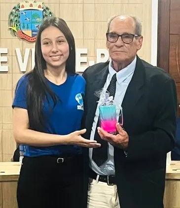Escola Odette recebe homenagem do Legislativo de Vale Verde
