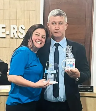 Escola Odette recebe homenagem do Legislativo de Vale Verde