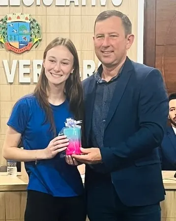 Escola Odette recebe homenagem do Legislativo de Vale Verde