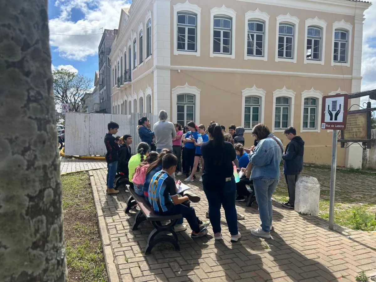 Alunos da Escola Nossa Senhora da Saúde exploram a história de Rio Pardo e transformam aprendizado em notícia