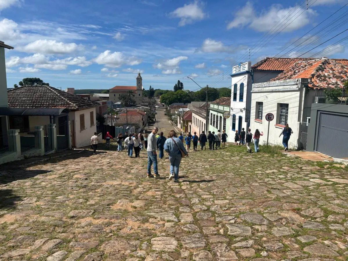 Alunos da Escola Nossa Senhora da Saúde exploram a história de Rio Pardo e transformam aprendizado em notícia